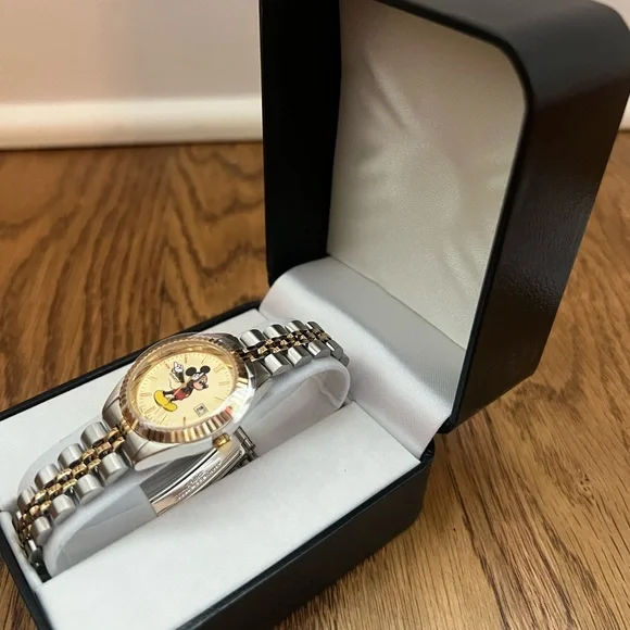 Never been used Mickey Mouse Time Works watch - Picture 6 of 6